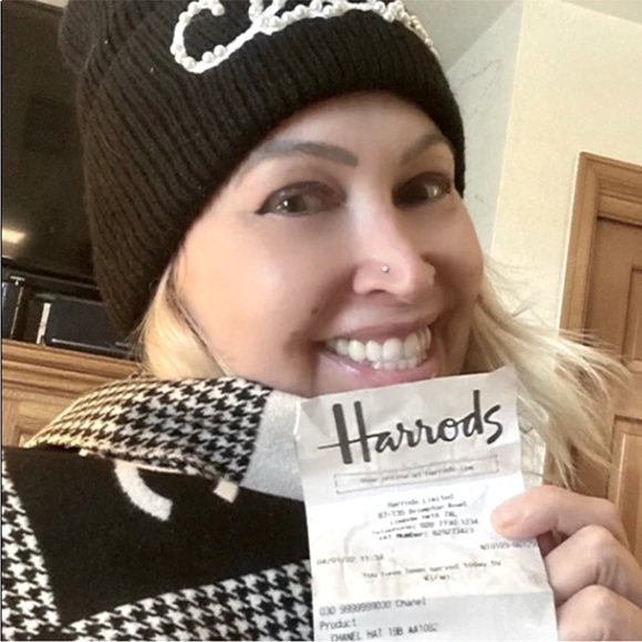 Authentic Chanel Knit Script Beanie 🌹 - Picture 5 of 8